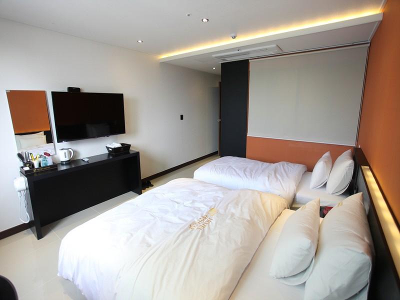 Hotel Rainbow II