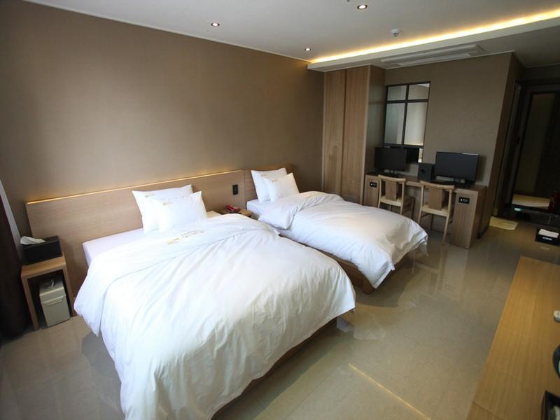 Hotel Rainbow II
