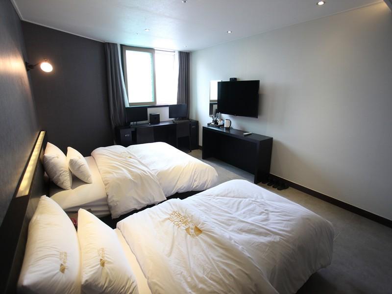 Hotel Rainbow II