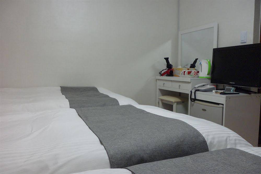 Hotel Sleepy Panda Stream Walk