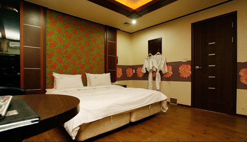Bed Station Boutique Hotel