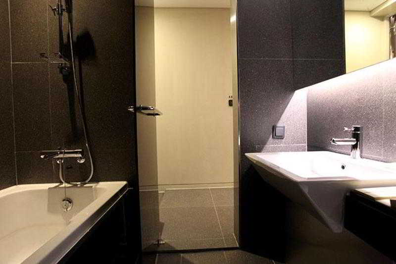 Hotel The Designers Hongdae