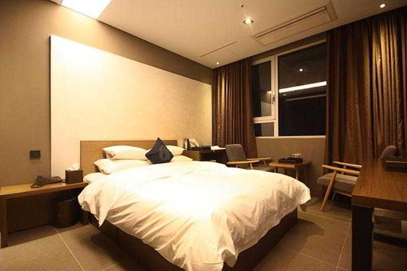 Hotel The Designers Hongdae