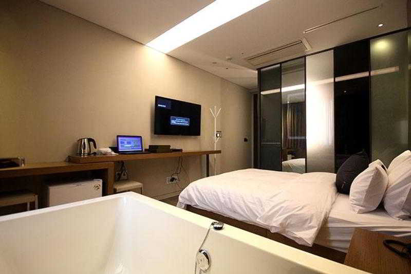 Hotel The Designers Hongdae