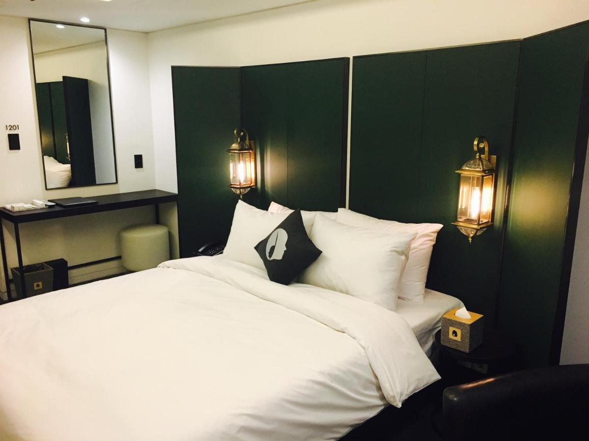 The Connoisseur Residence Hotel