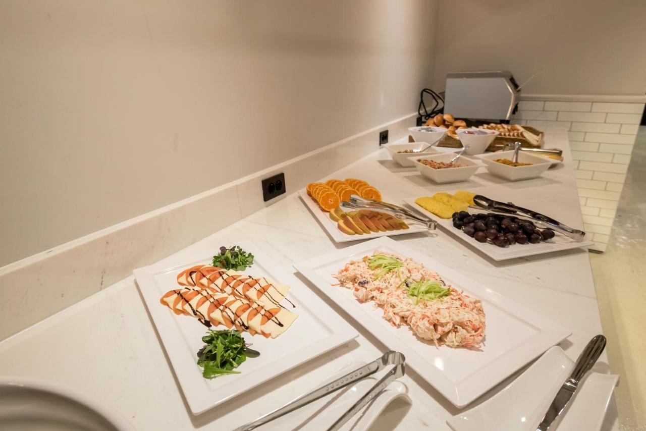 The Connoisseur Residence Hotel