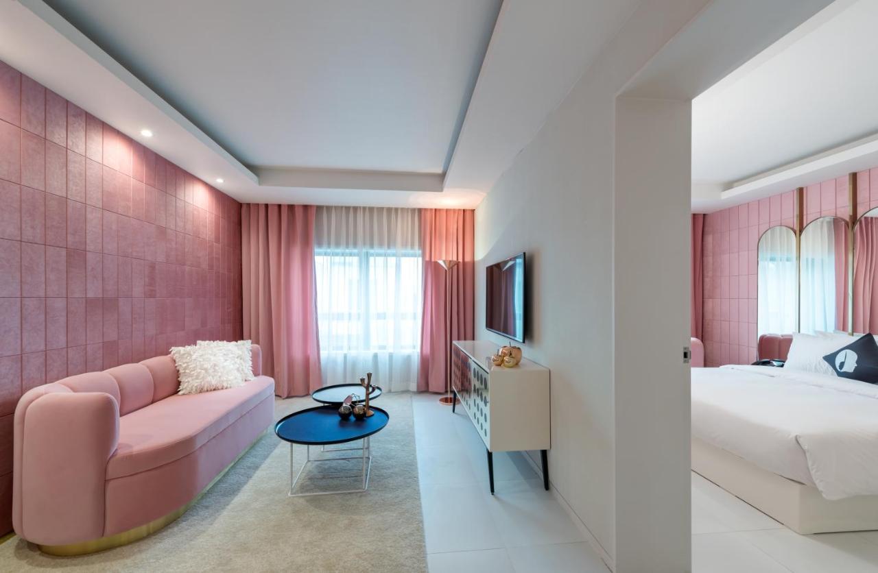 The Connoisseur Residence Hotel