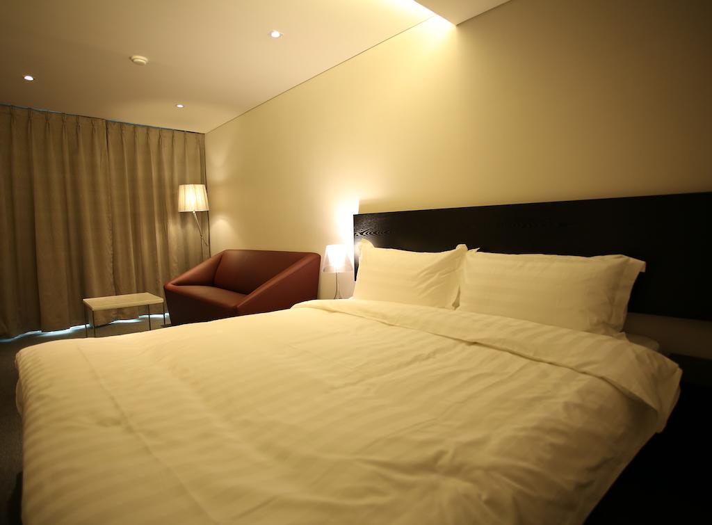 I.T.W. Hotel