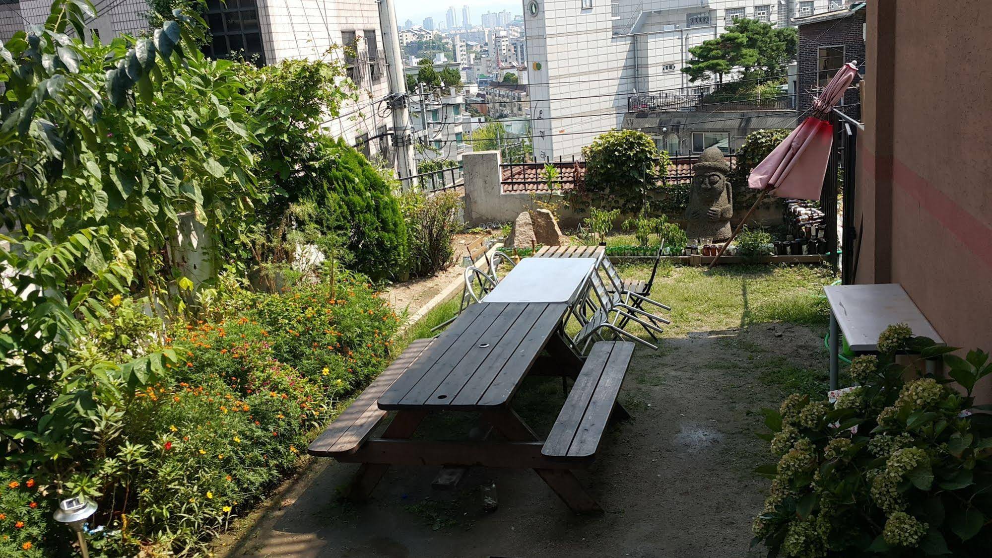 Itaewon Backpackers