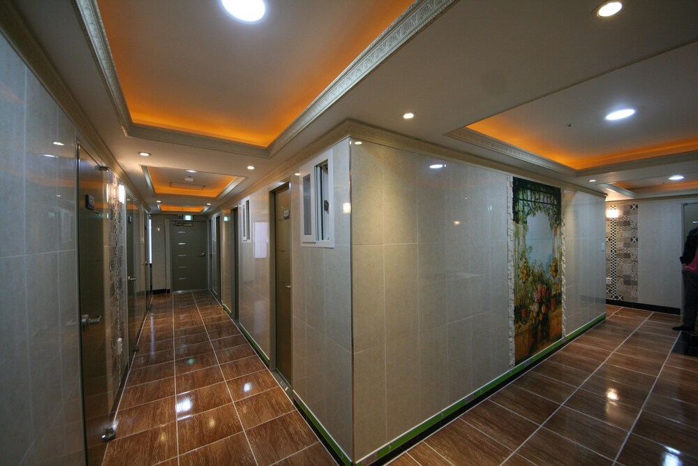 Ivy House