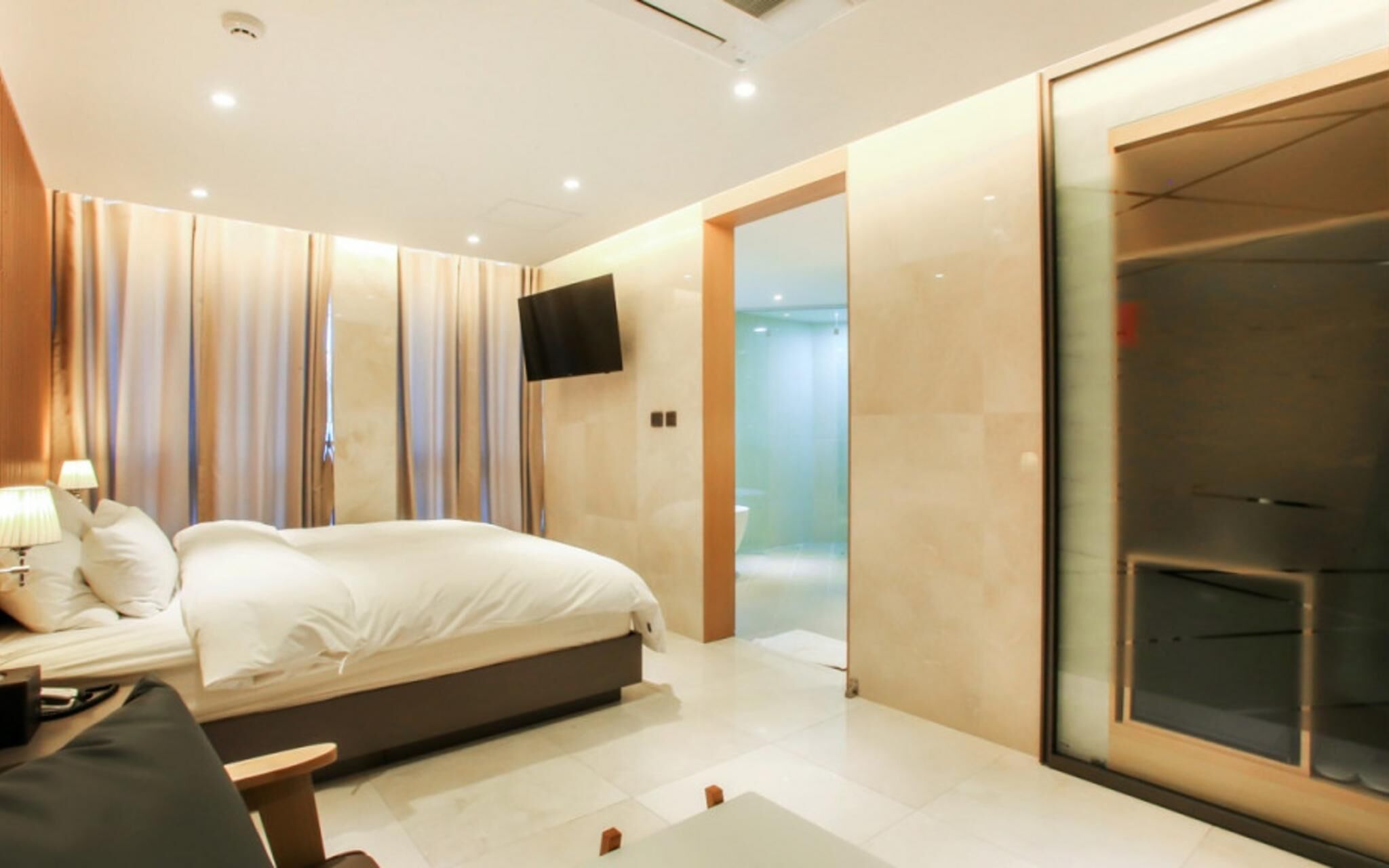 Jamsil Corner Hotel