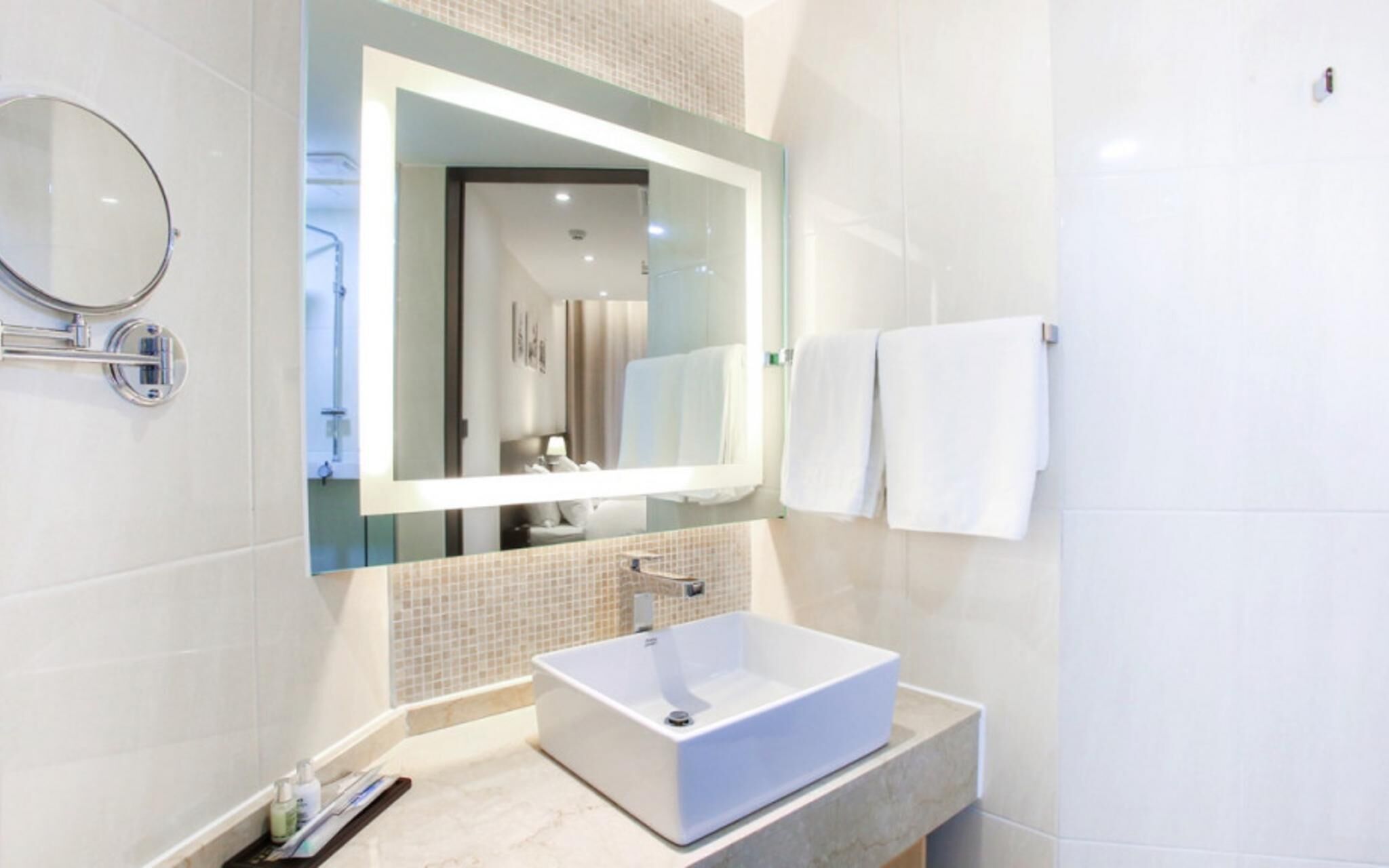 Jamsil Corner Hotel