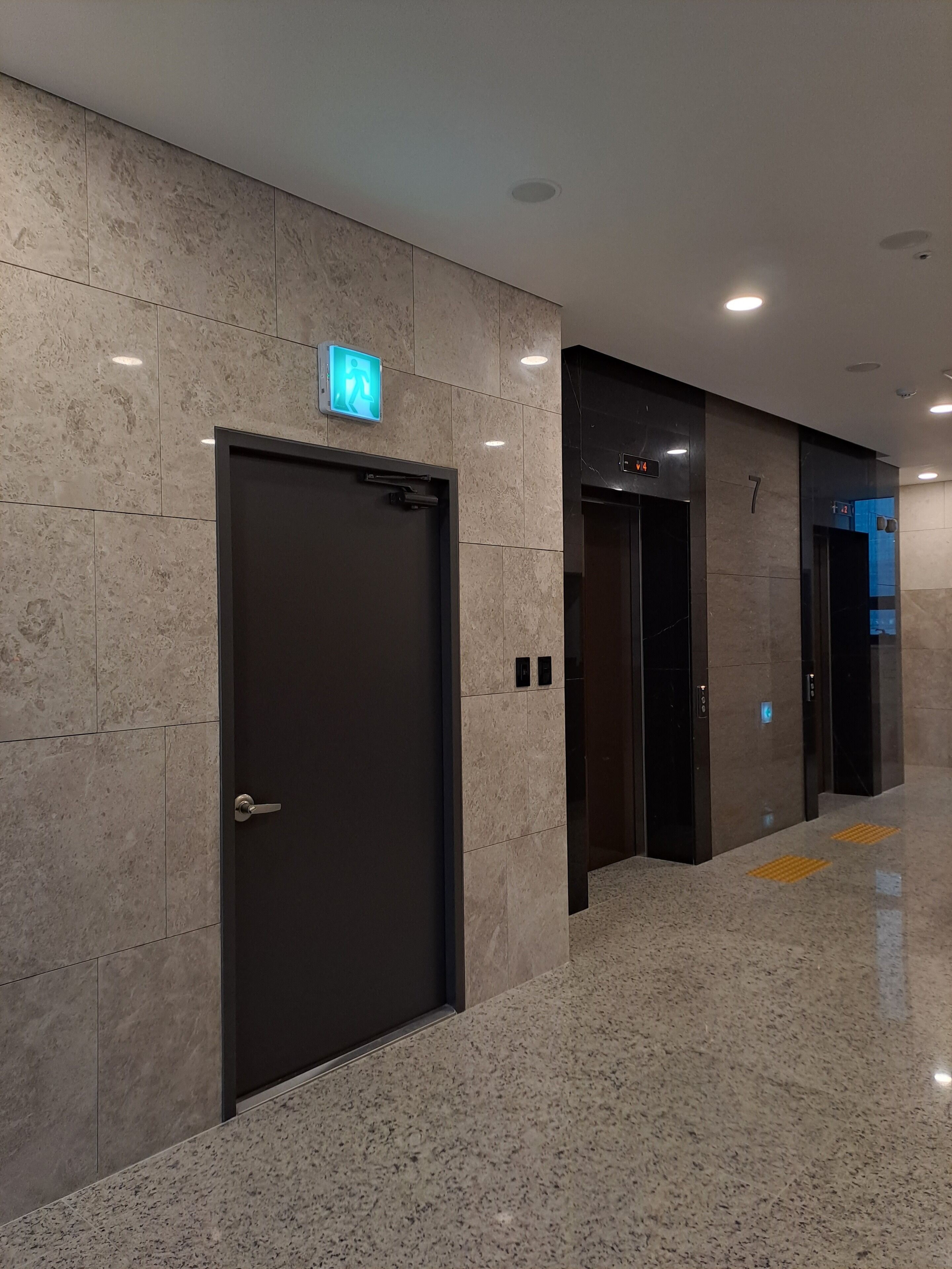 JD Tower Hotel
