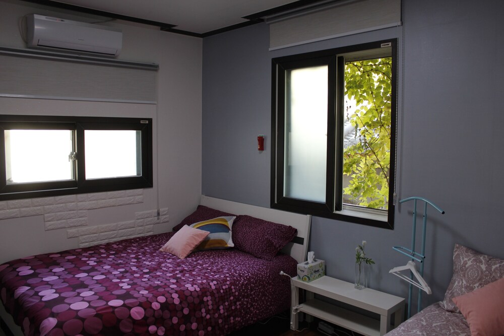 Jiwoljang Guest House