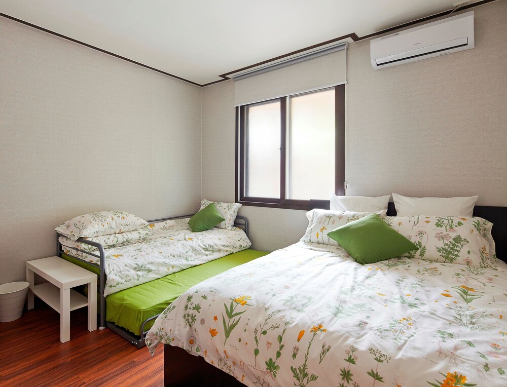 Jiwoljang Guest House