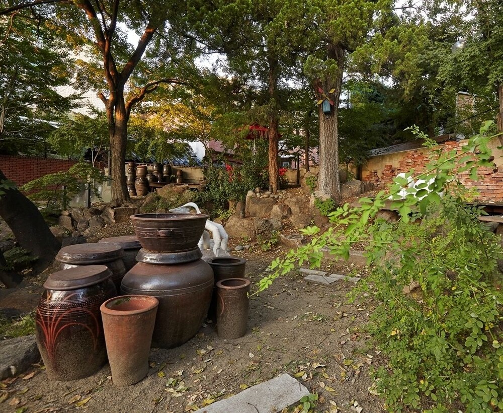 Jiwoljang Guest House