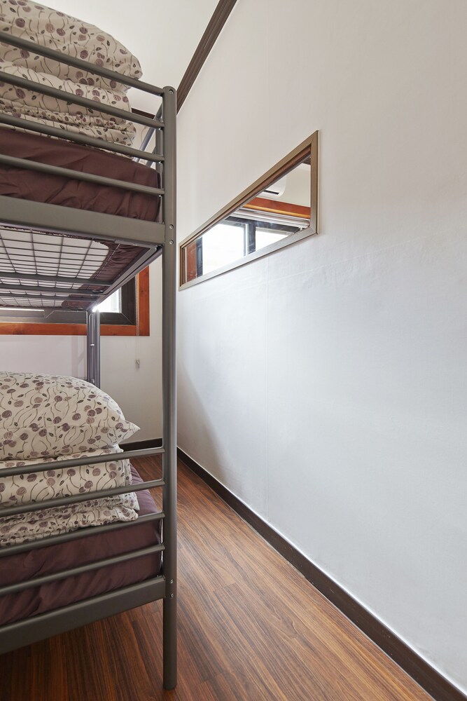 Jiwoljang Guest House
