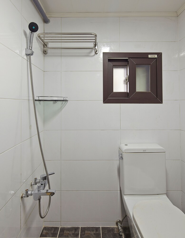 Jiwoljang Guest House