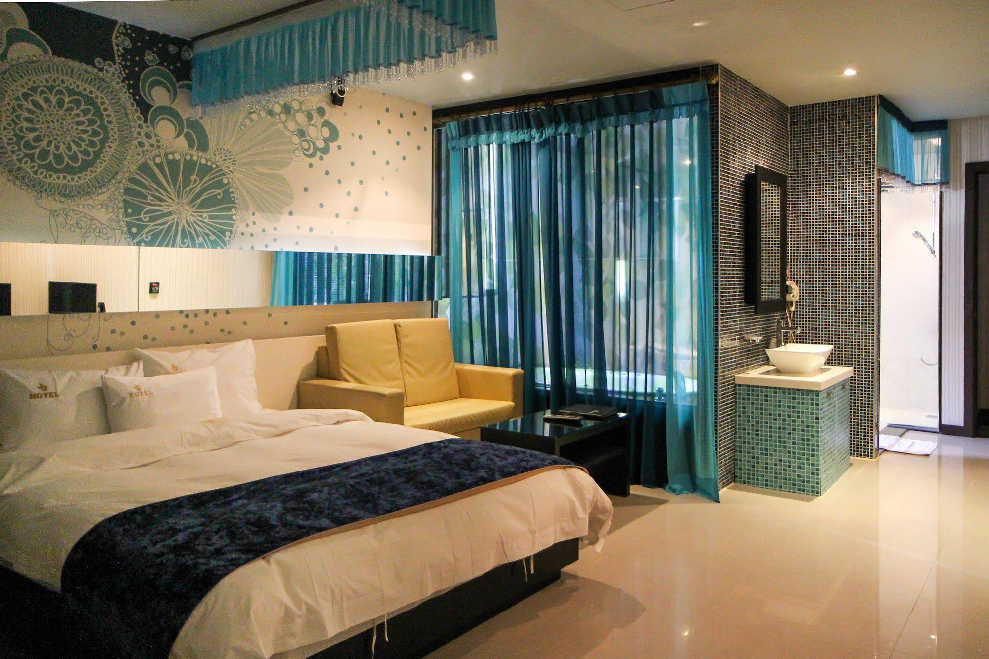 JJ Hotel