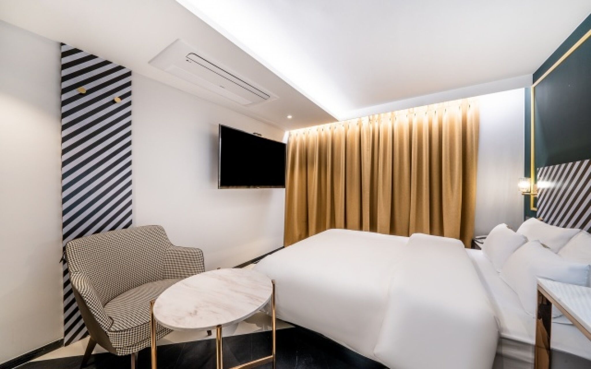 Jongno Hotel Laboum