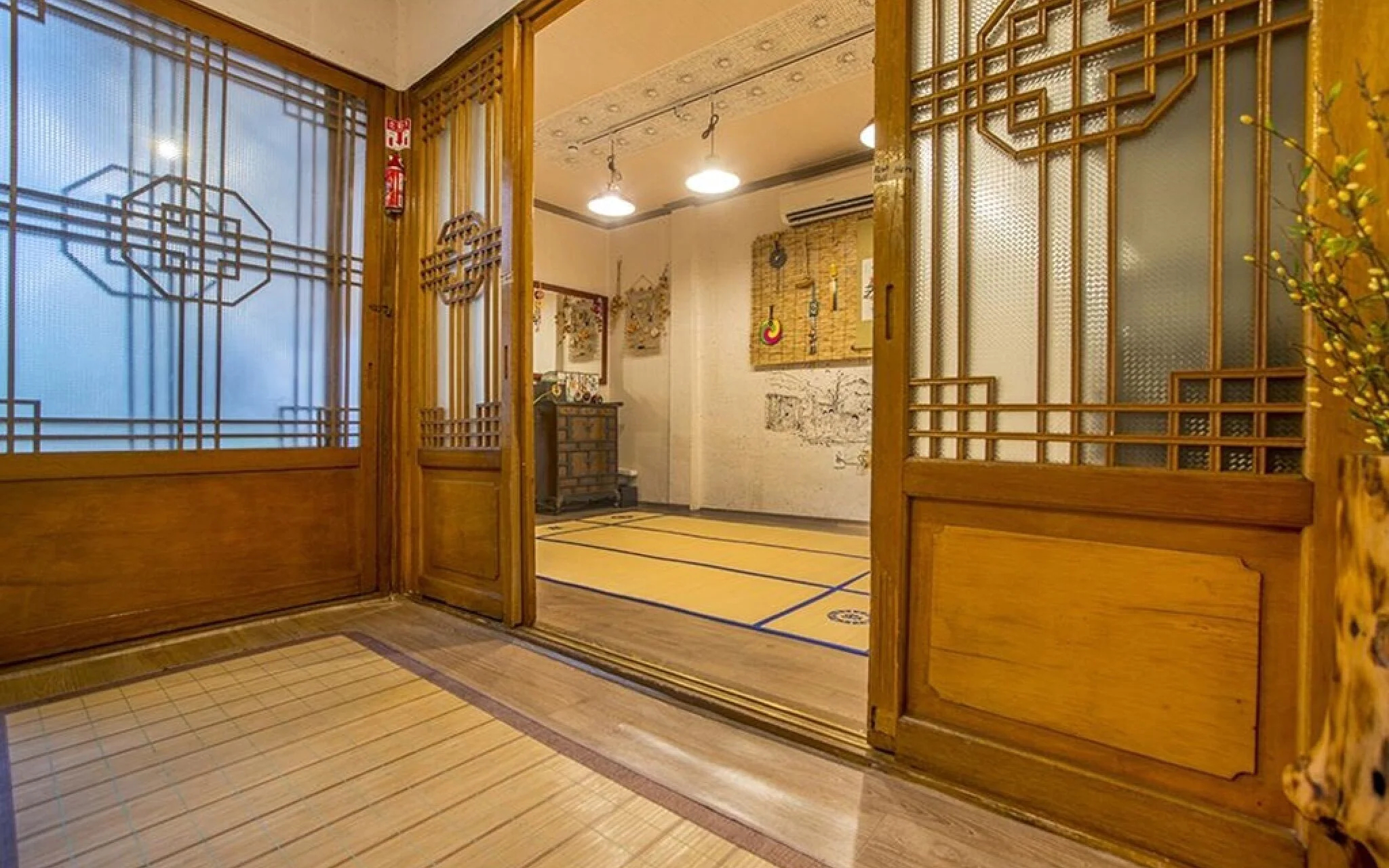 Jongno Punggyeong Hanok Stay