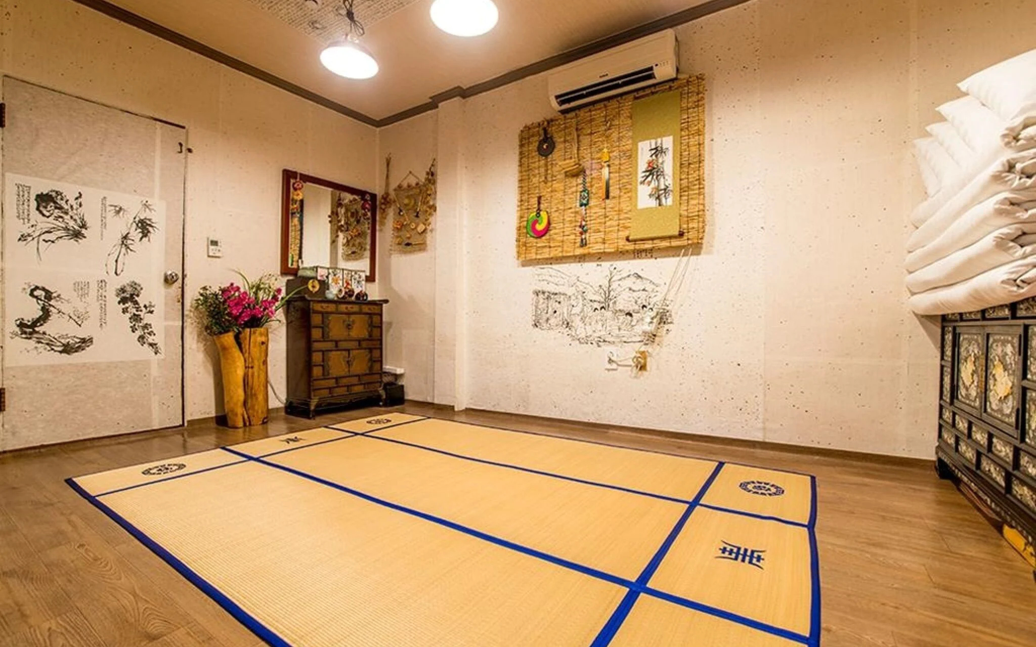 Jongno Punggyeong Hanok Stay