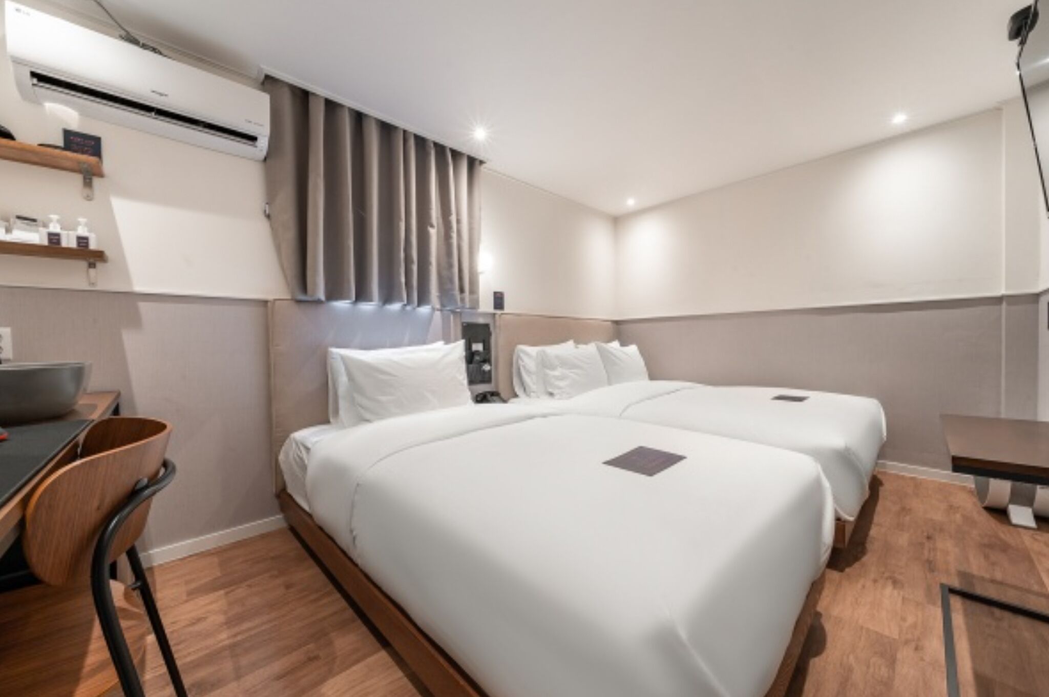 Just Stay Hotel Wangsimni Station