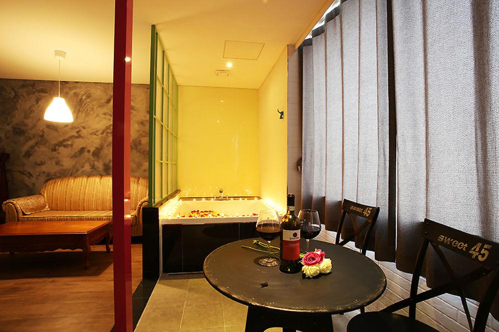 K City Hotel