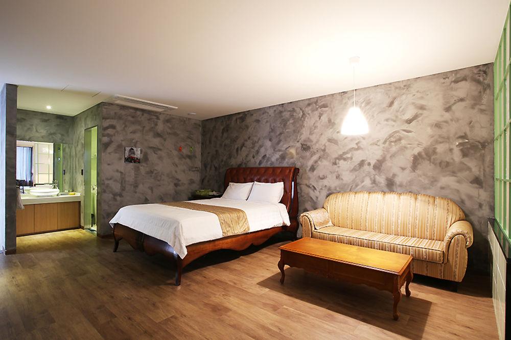 K City Hotel