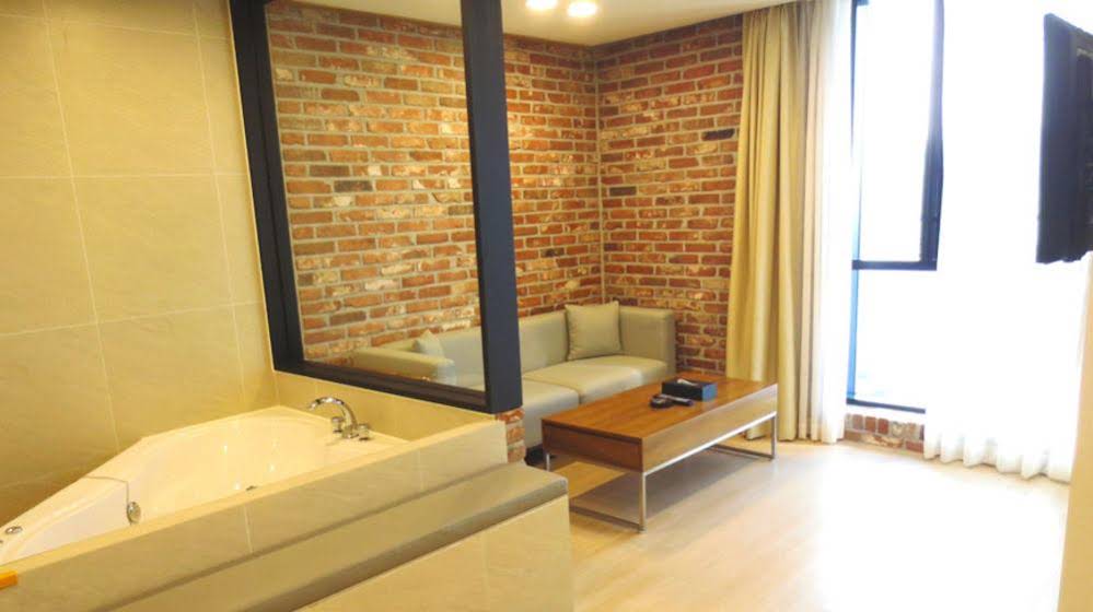 Khan Hotel