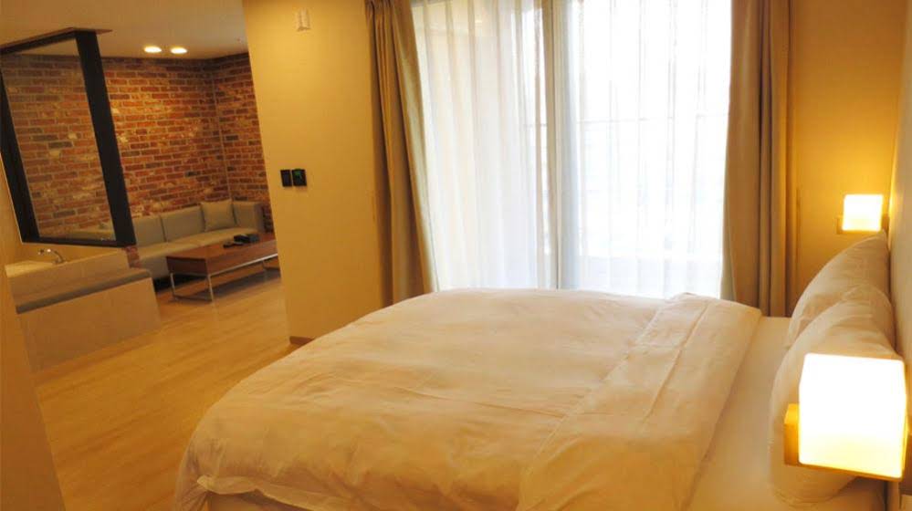 Khan Hotel