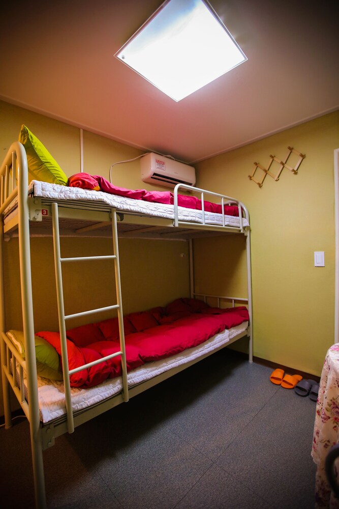 Korstay Guesthouse Seoul Station