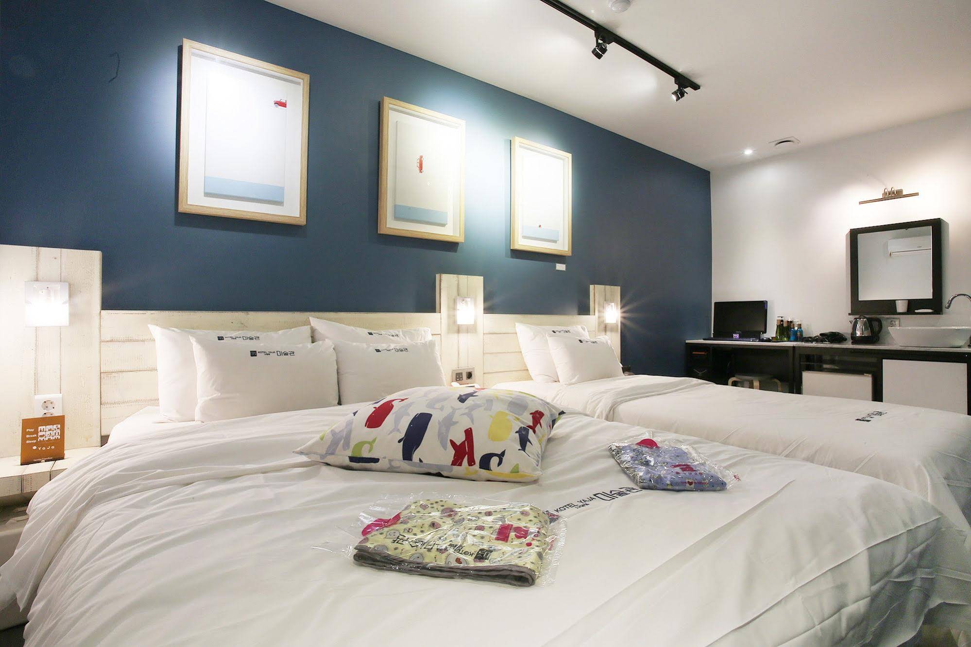 Kotel Yaja Sadang Station