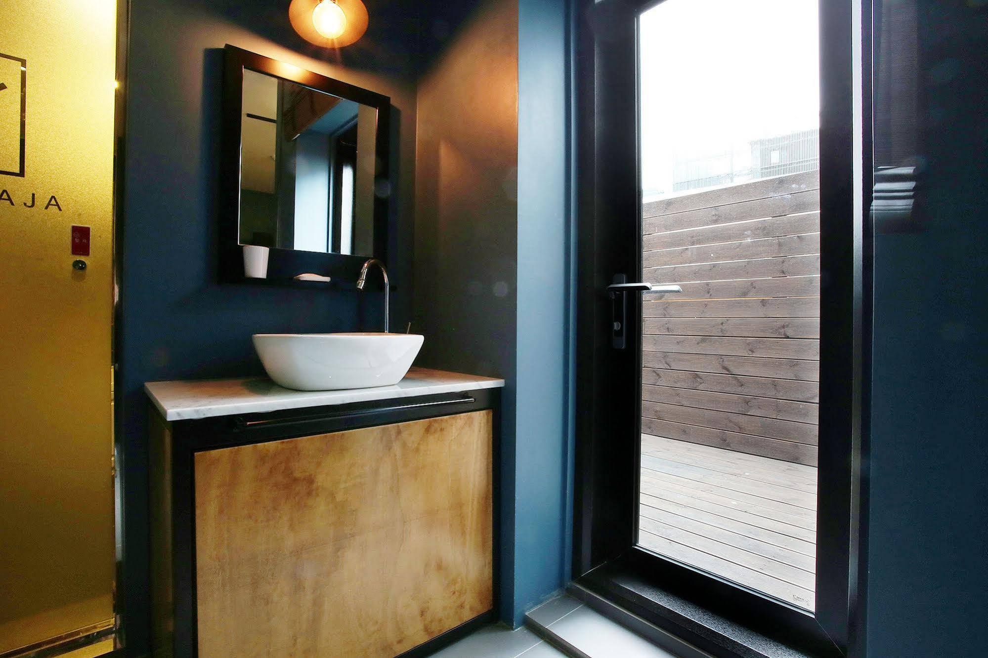 Kotel Yaja Sadang Station