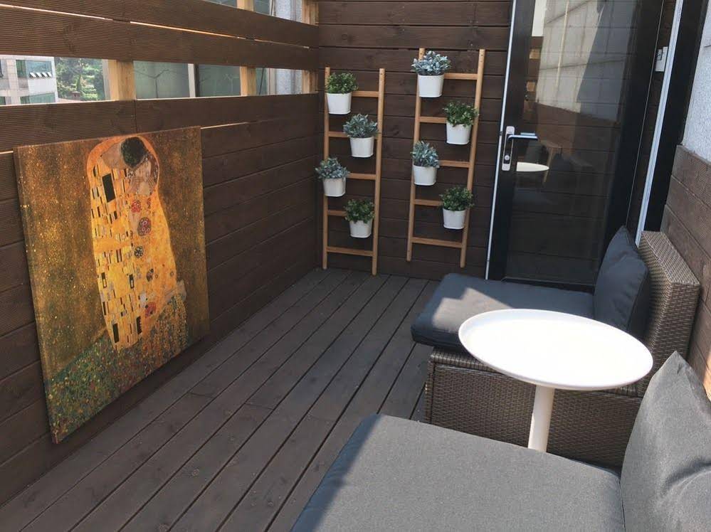 Kotel Yaja Sadang Station