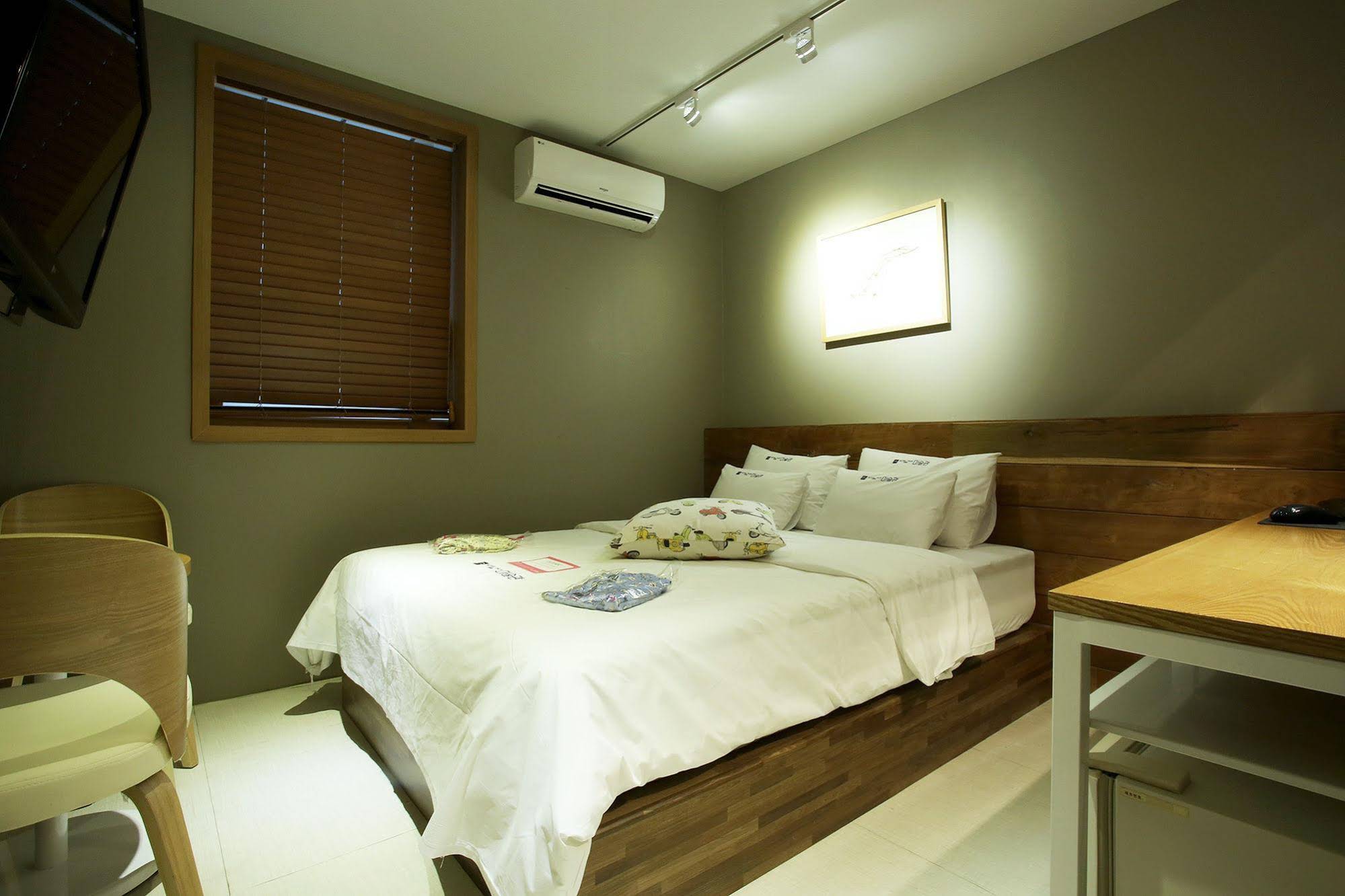 Kotel Yaja Sadang Station