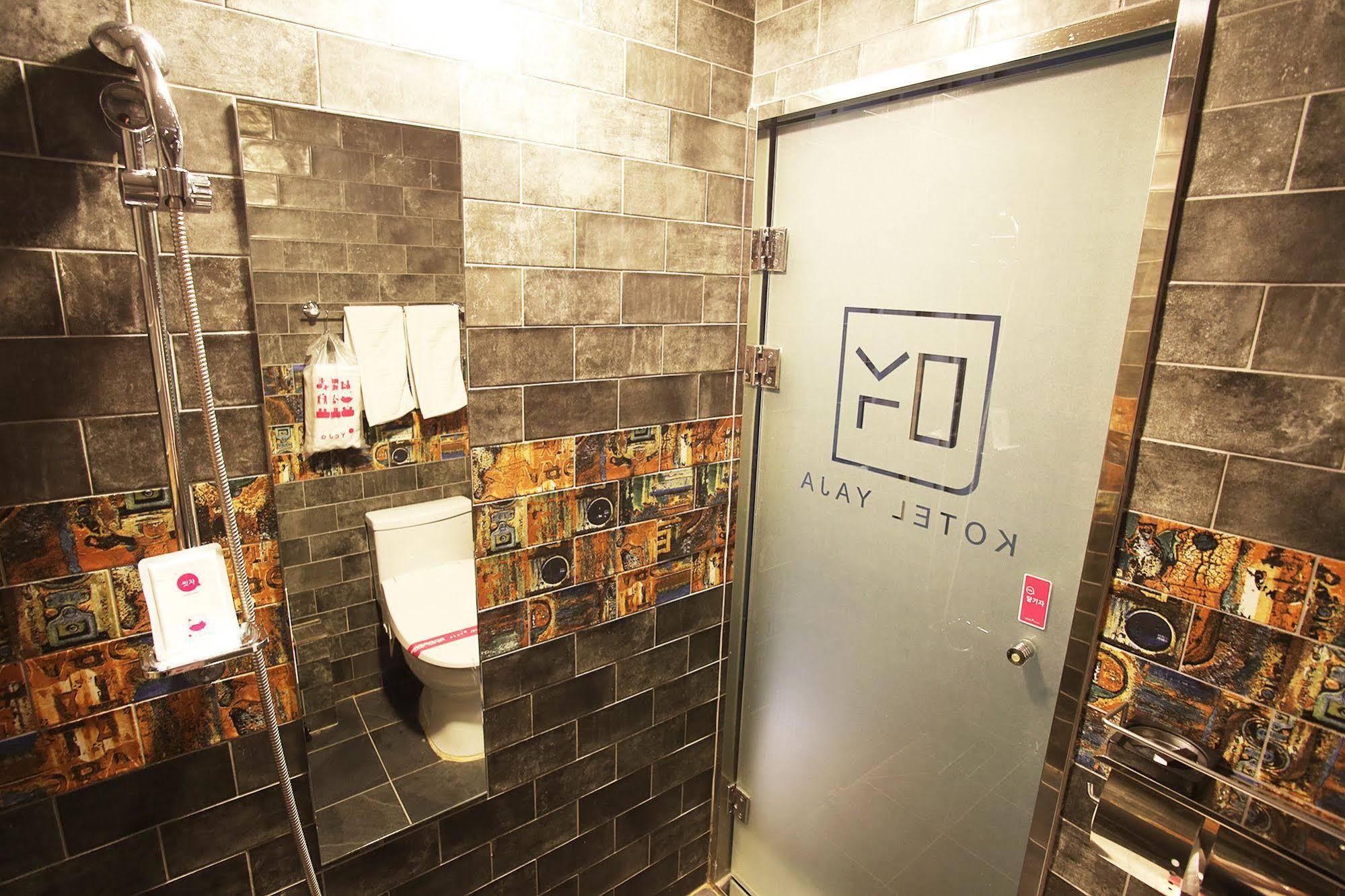 Kotel Yaja Sadang Station