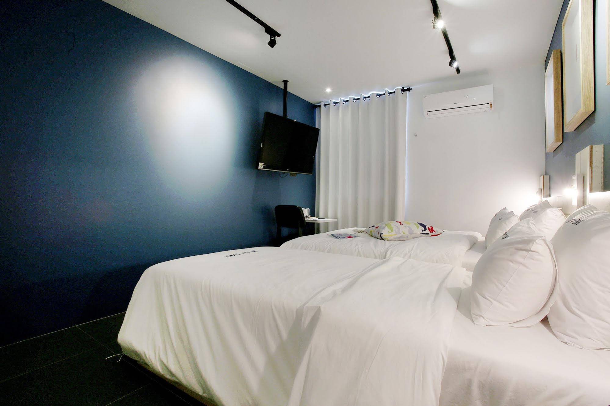 Kotel Yaja Sadang Station