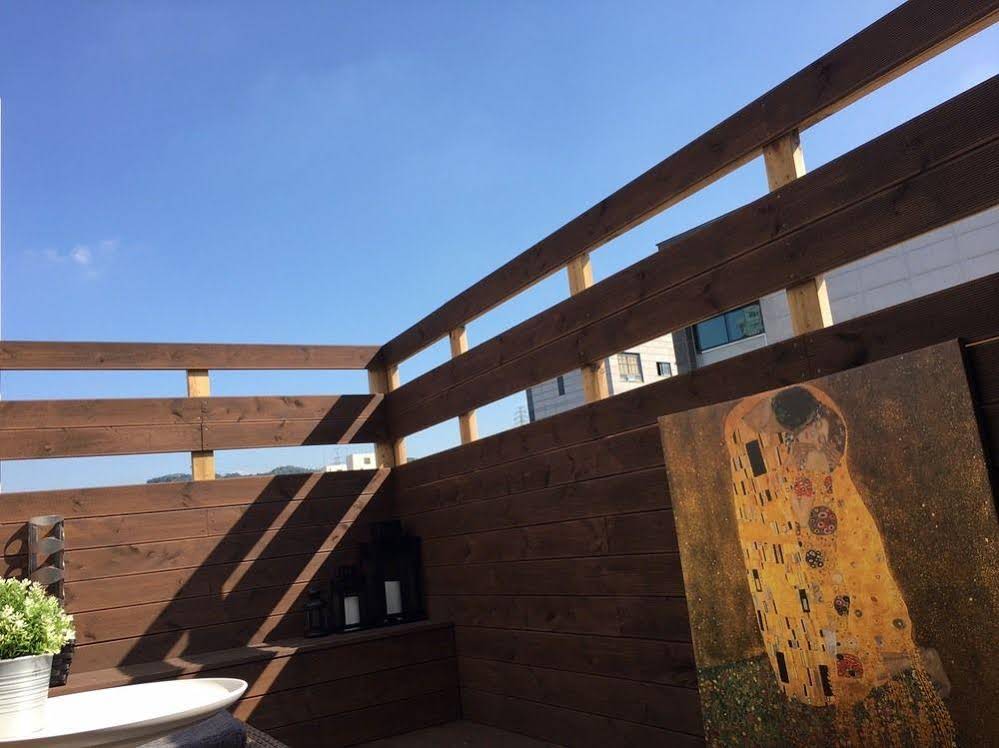 Kotel Yaja Sadang Station