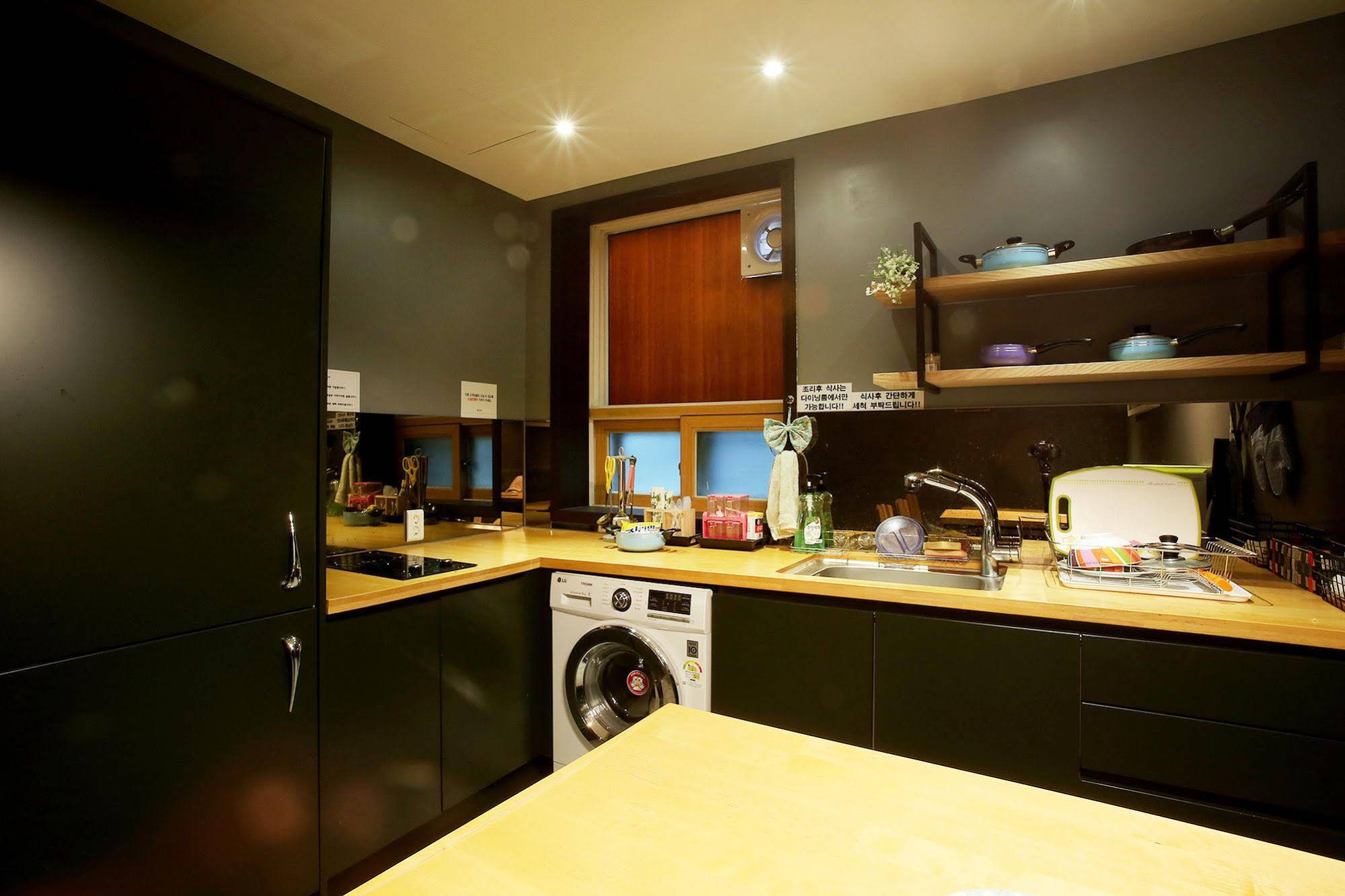 Kotel Yaja Sadang Station