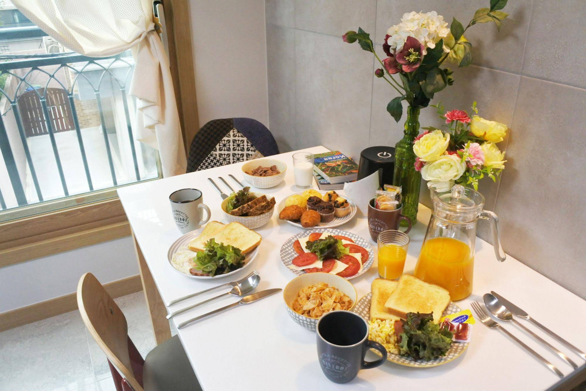Lee & No Guesthouse