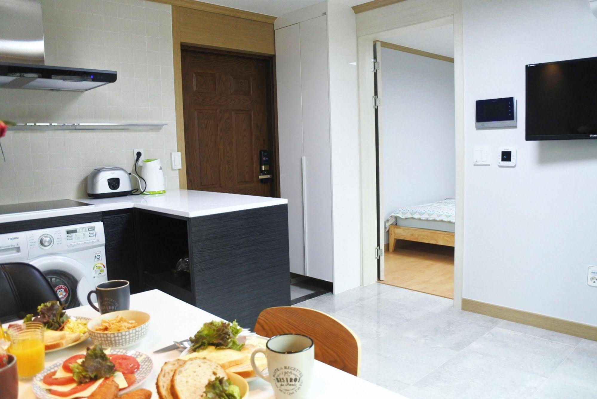 Lee & No Guesthouse