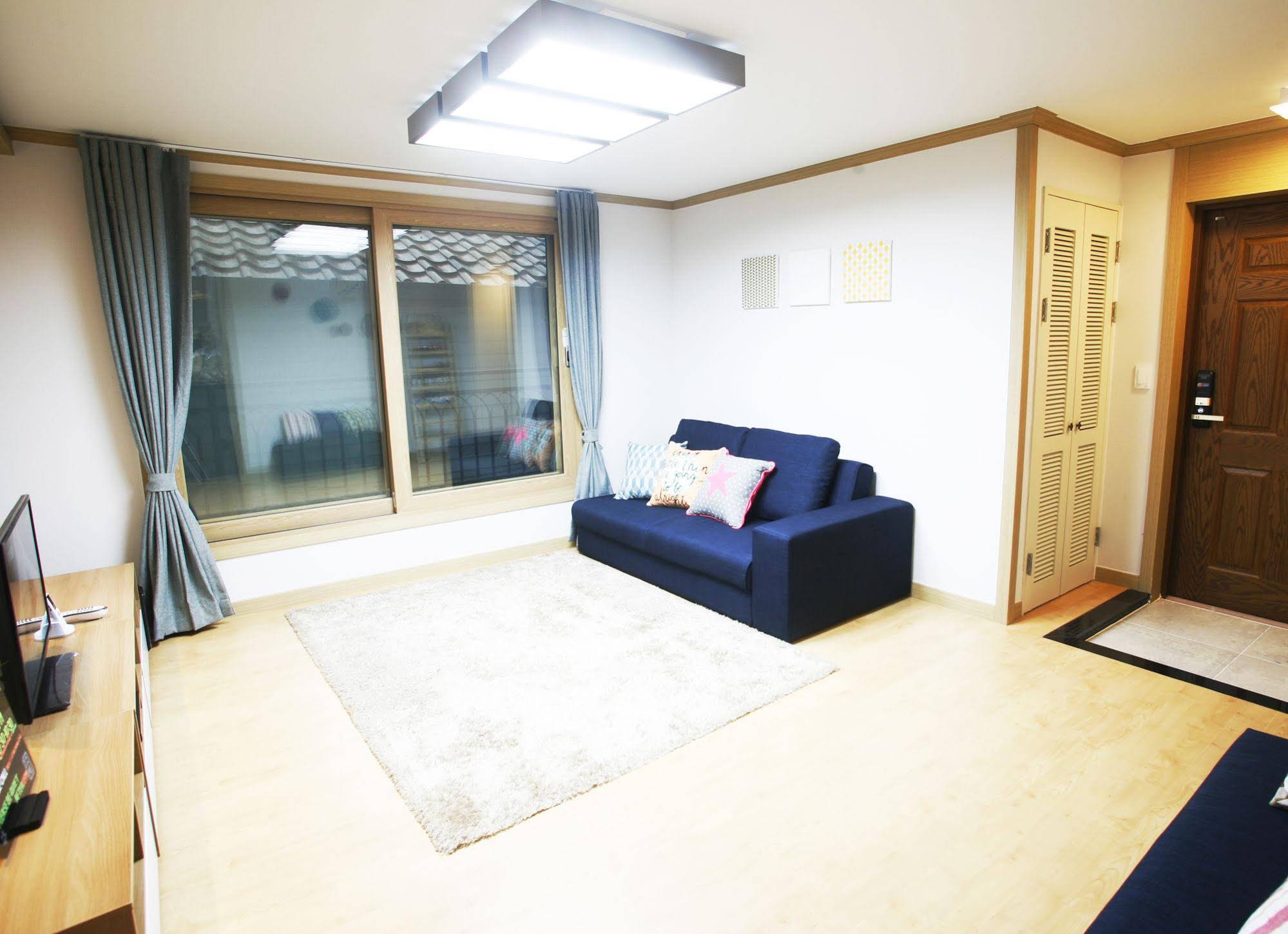 Lee & No Guesthouse