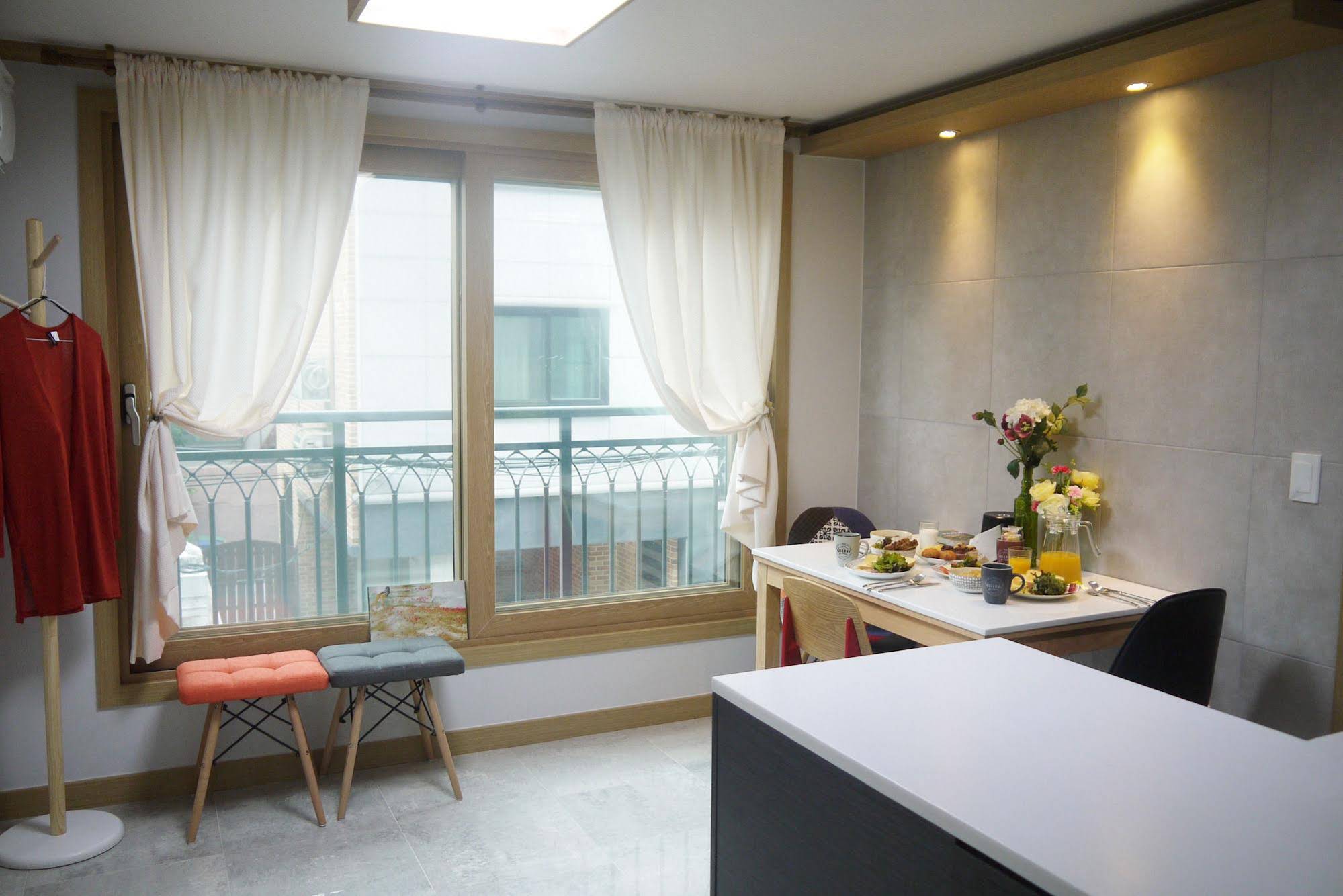Lee & No Guesthouse