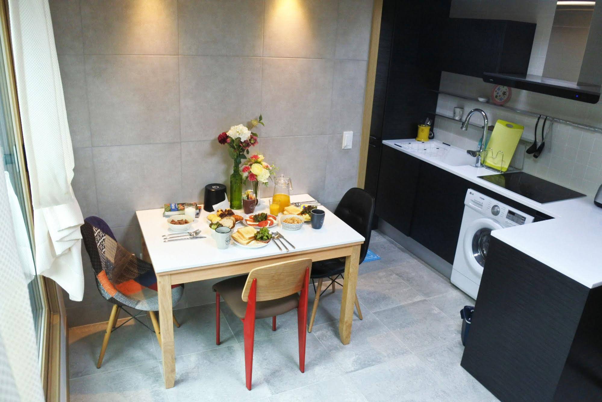 Lee & No Guesthouse