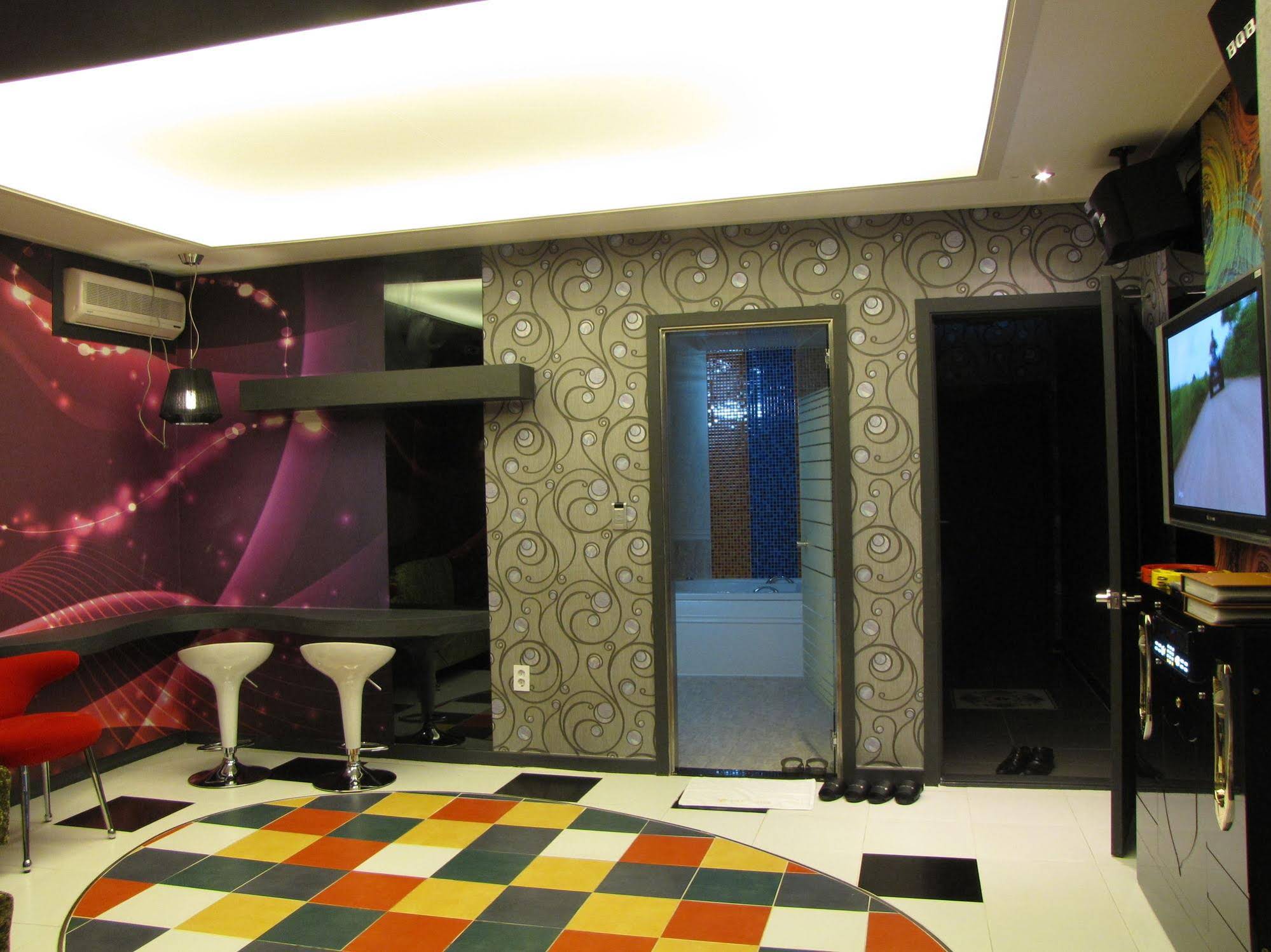 Life Hotel