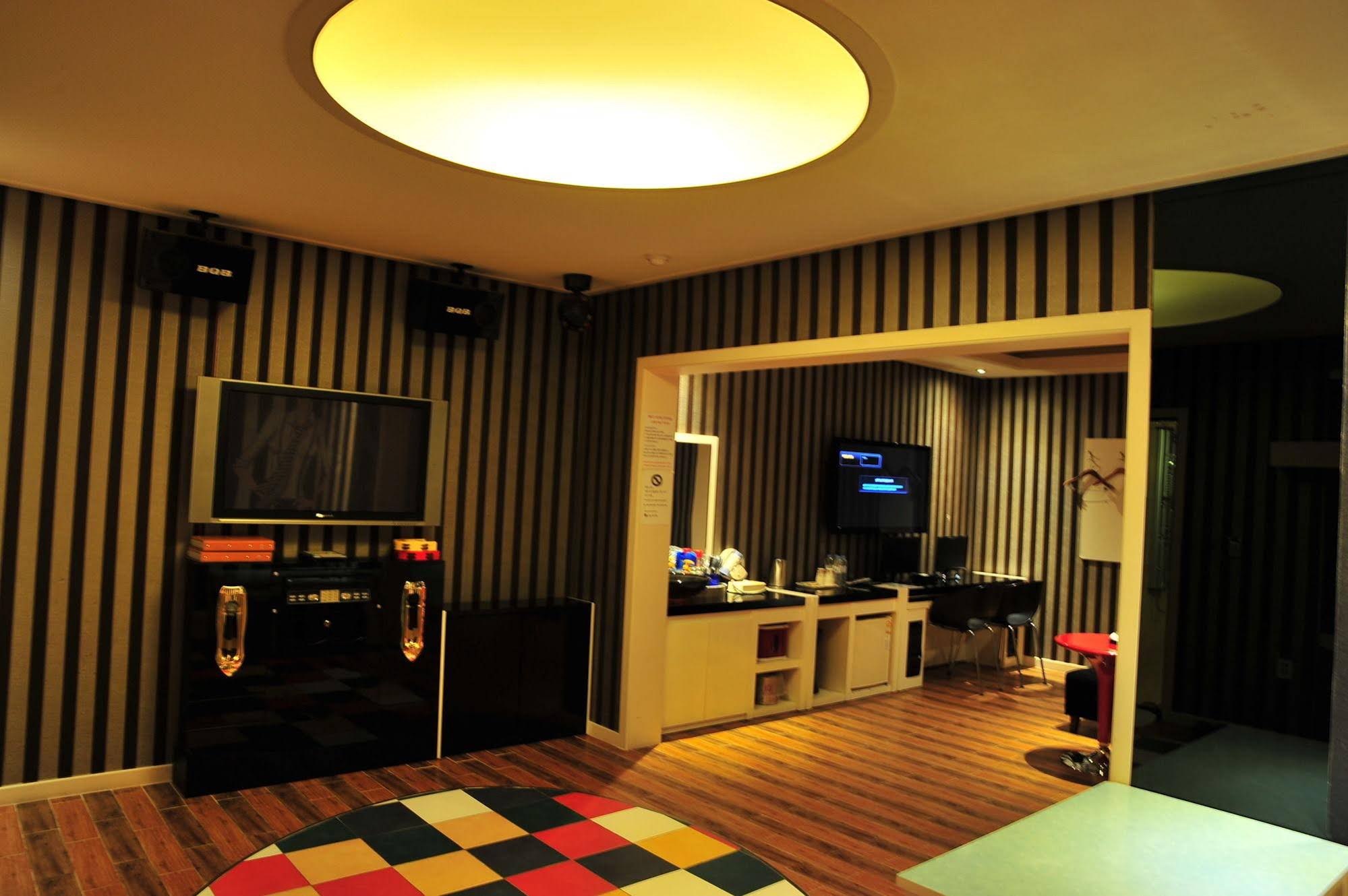 Life Hotel