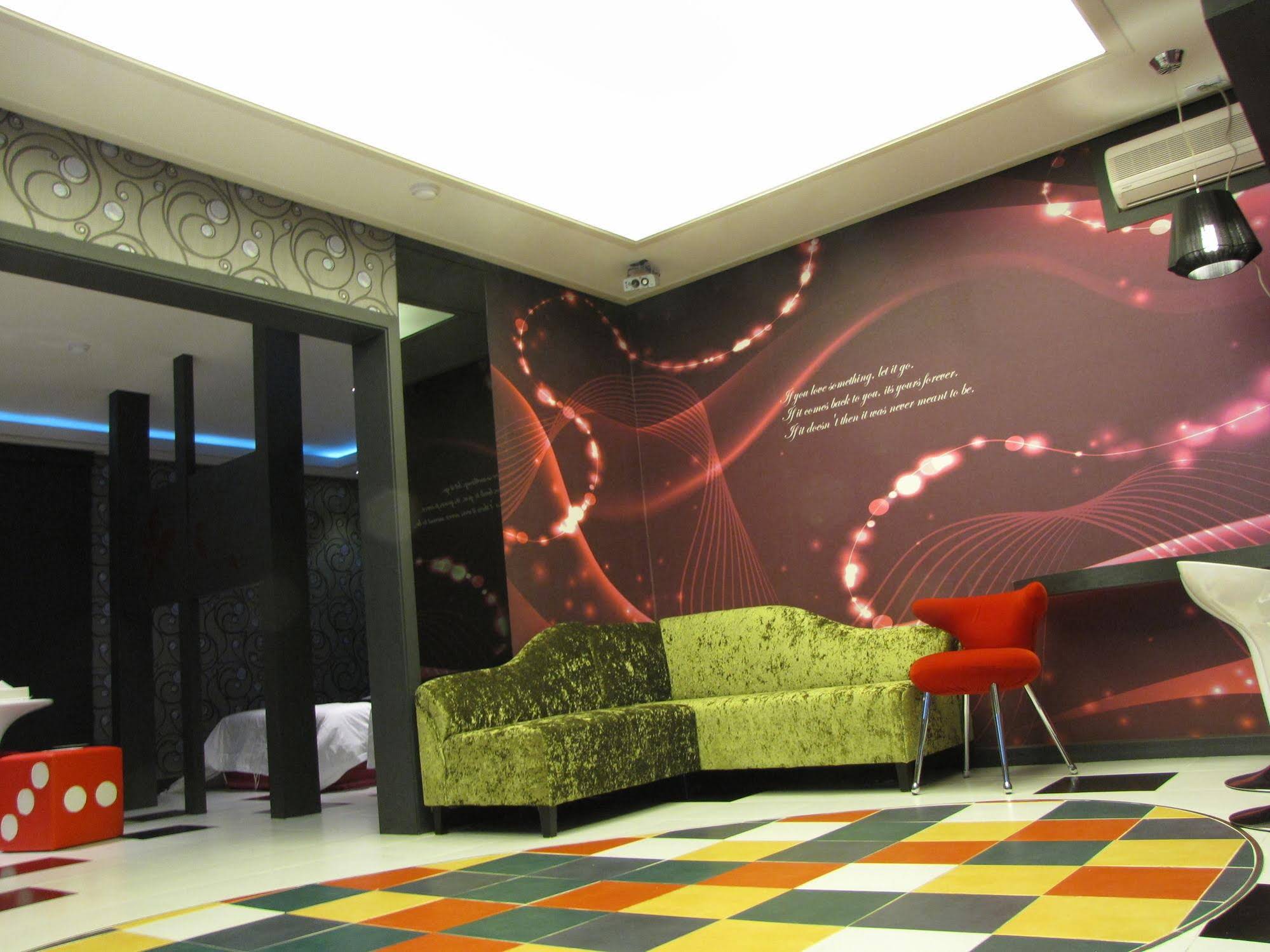 Life Hotel