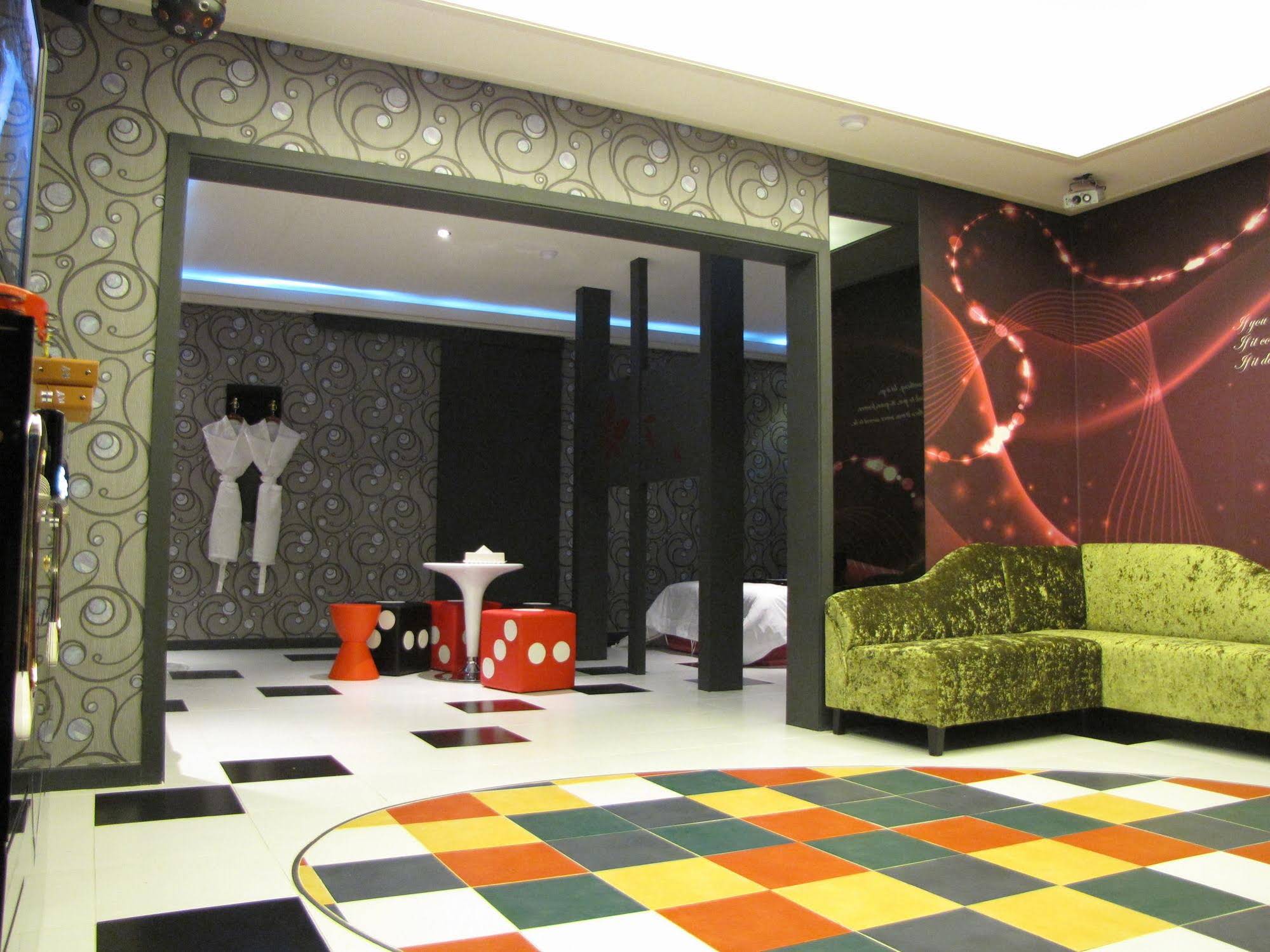 Life Hotel