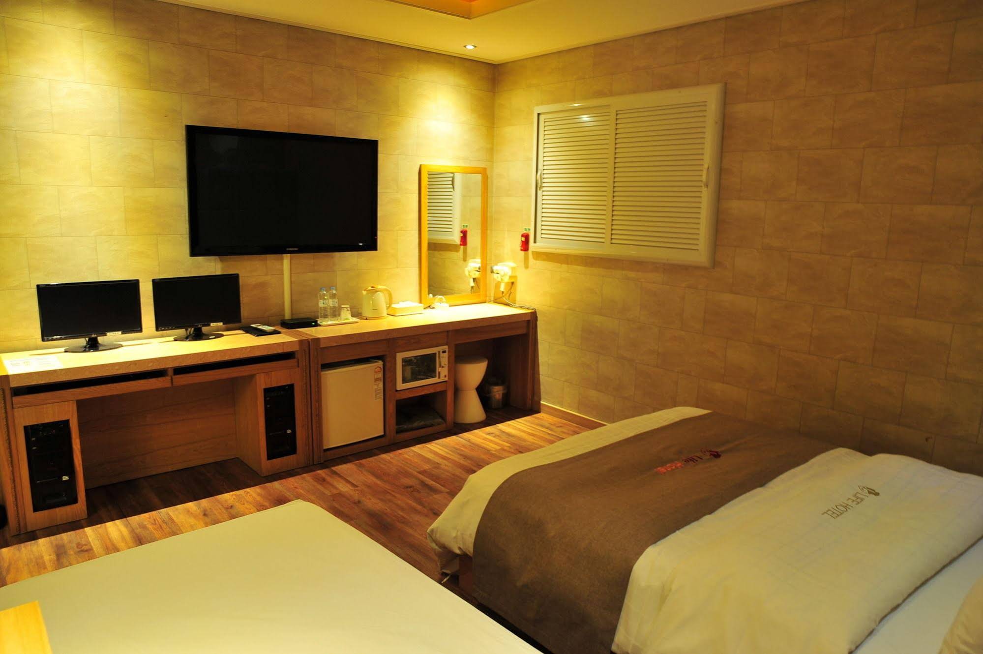 Life Hotel